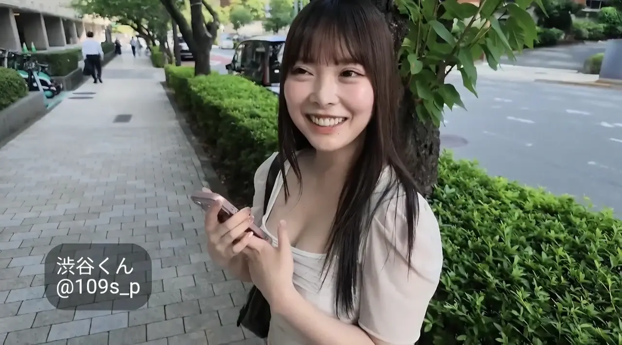 有名AV女優の蘭々さんとプールで遊んで来ました。